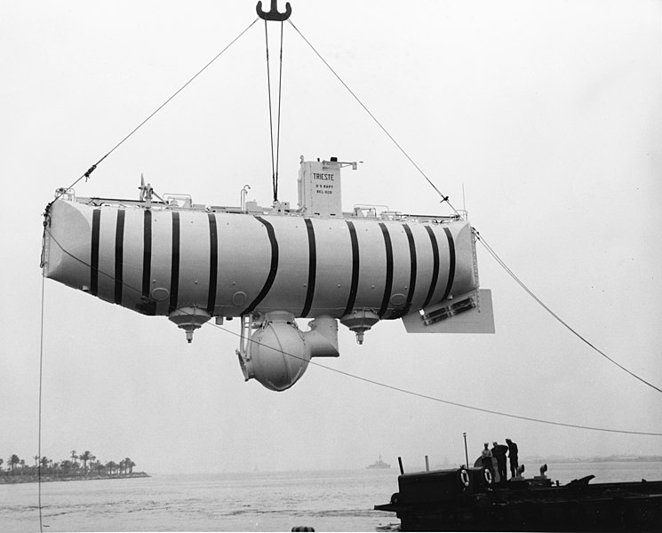 File:Bathyscaphe Trieste.jpg